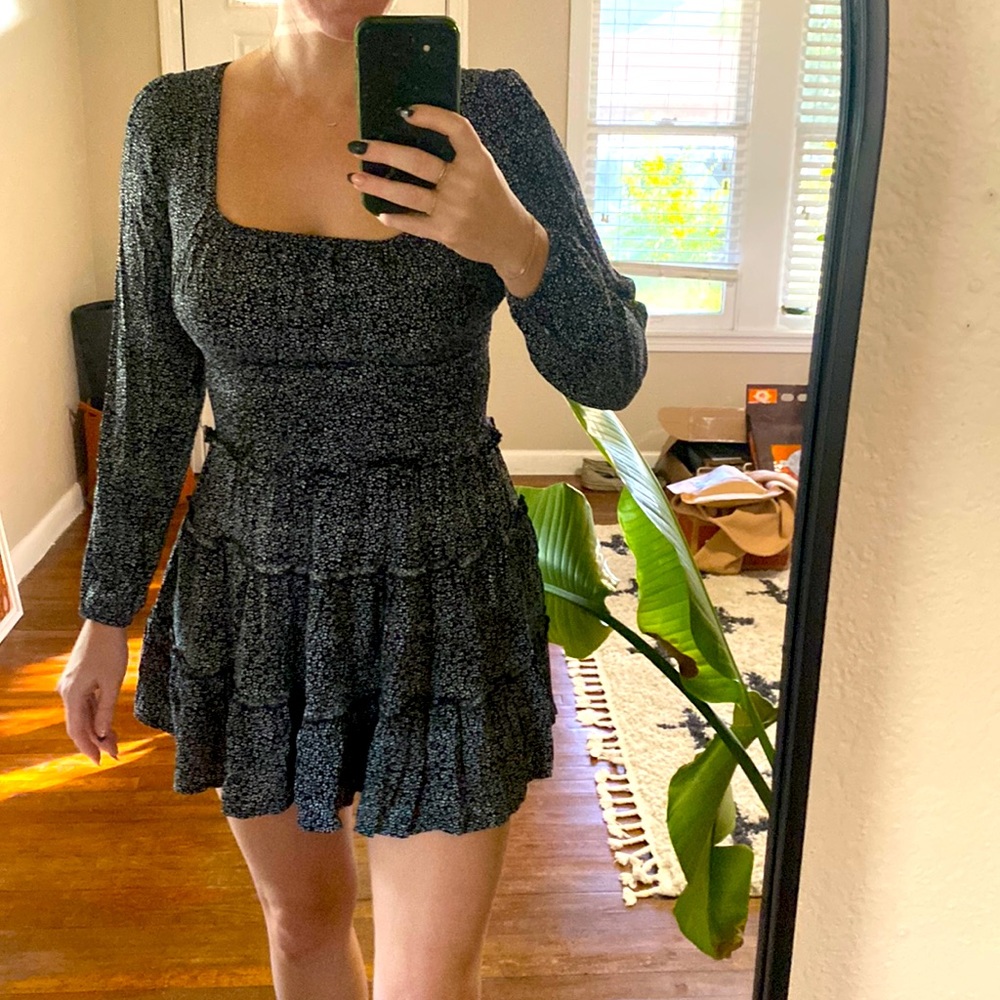 Whyte Valentyne Long-Sleeves Mini Dress